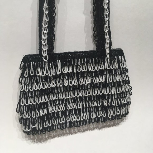 BLACK AND WHITE BEADED FLAPPER STYLE BAG - Picture 10 of 15